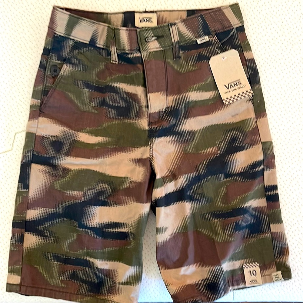 NWT Vans Boys Camo Shorts Sz. 10